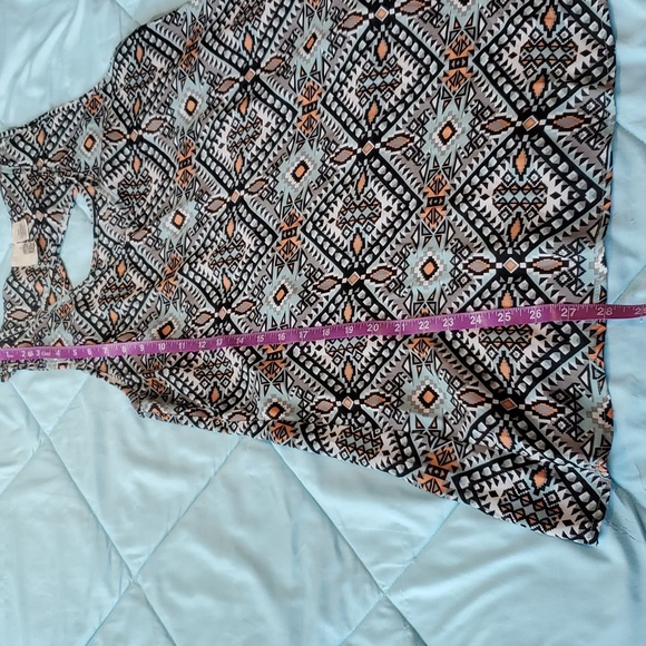 Aztec pattern tank - Picture 4 of 7